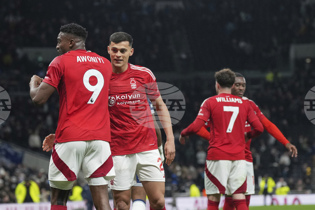 Нотингам Форест победи Тотнъм като гост във Висшата лига