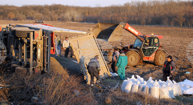 Село Добрич - тежкотоварен камион - катастрофа