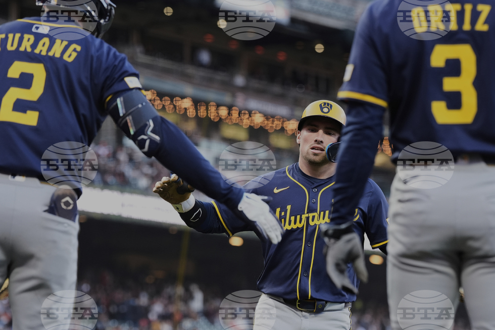 Brewers Giants Baseball