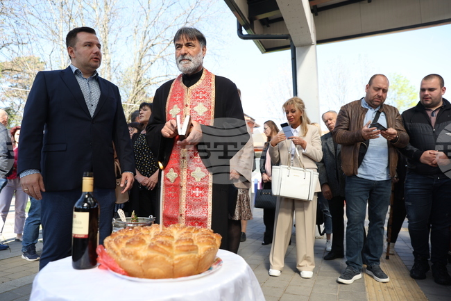С тържествен водосвет бе открит общинският пазар в Божурище, всеки вторник ще е пазарен ден в града 