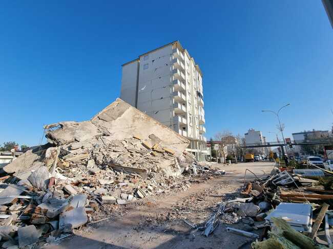 Над 41 000 са жертвите на земетресенията в Турция и Сирия