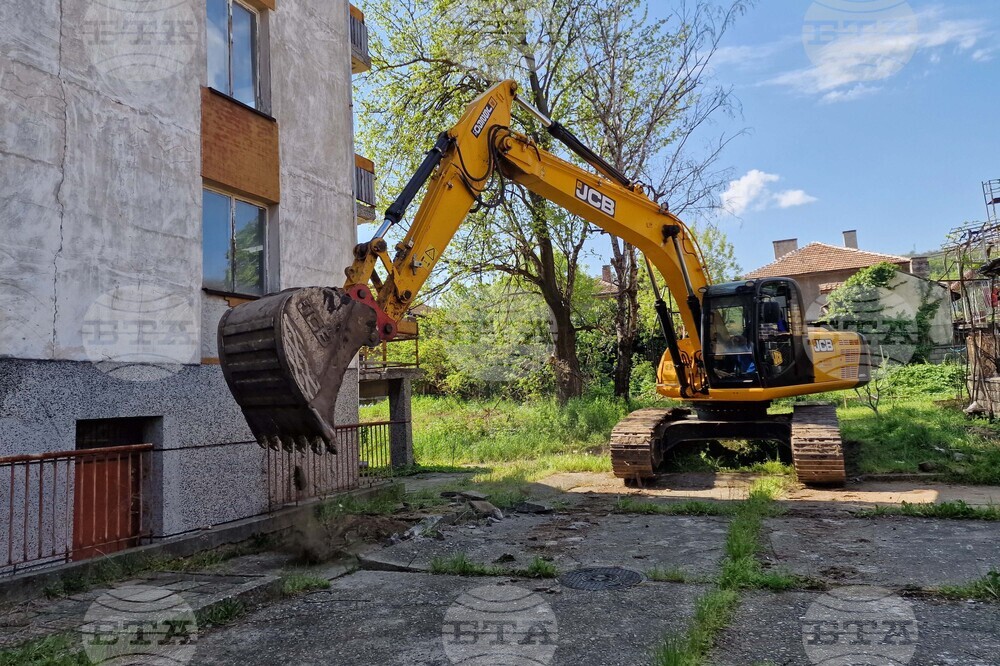 Свищов - изграждане на три социални услуги - първа копка