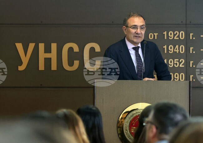 УНСС - „Работа, осигуровки, права - за силен старт на кариерата“- публична лекция