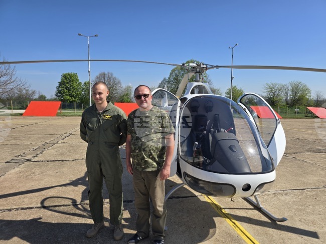 Курсант летец Мартин Иванов е от първите, които започнаха летателния си стаж на новите хеликоптери във ВВВУ „Г. Бенковски“- Долна Митрополия