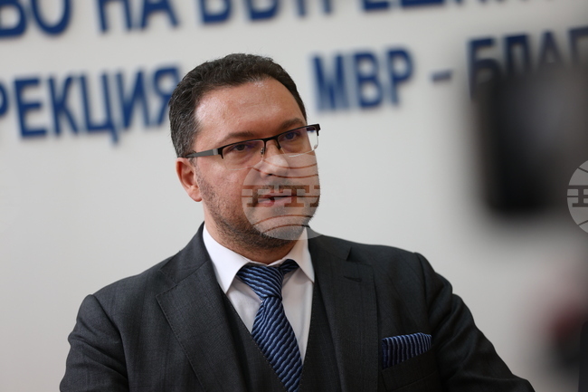 Всички областни управления на МВР са инструктирани да изследват пътните участъци с висока концентрация на произшествия, каза Даниел Митов