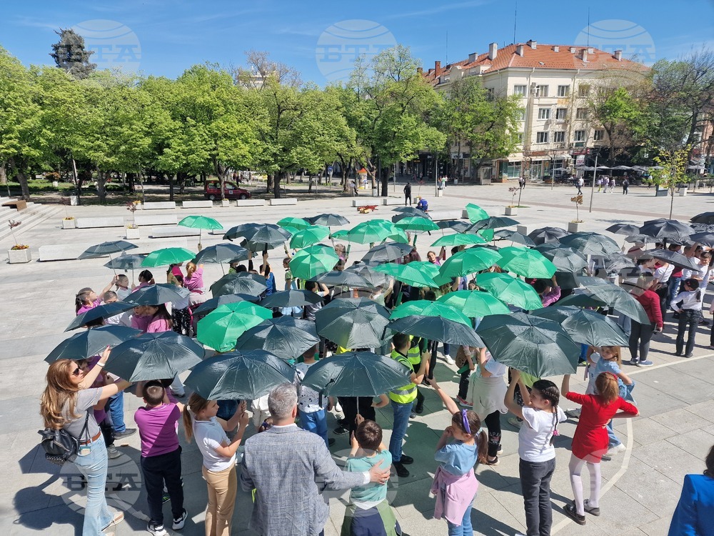 Около 100 деца от Стара Загора се включиха във флашмоб по повод Деня на Земята