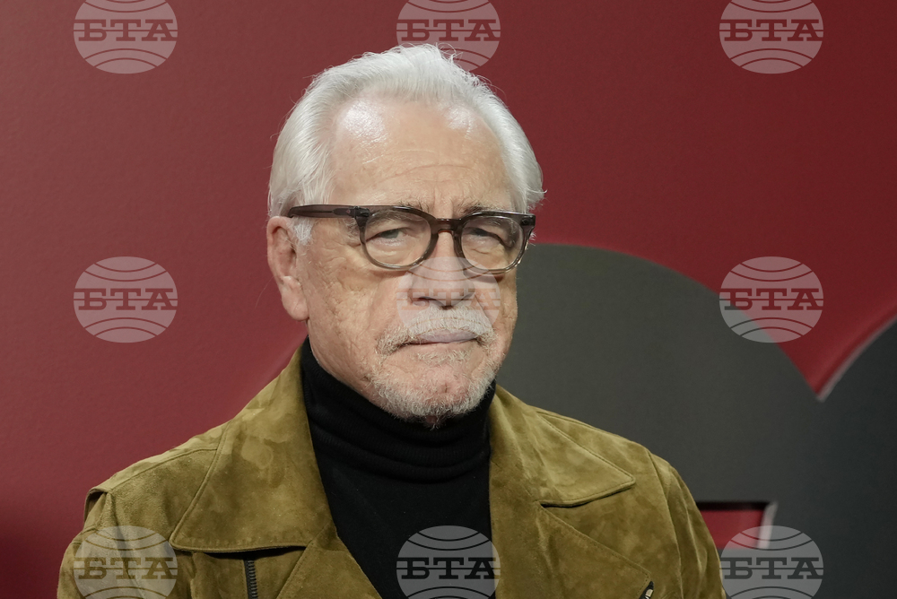 Брайън Кокс направи своя режисьорски дебют на Международния филмов фестивал в Торонто