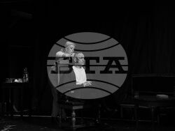 Радина Кърджилова е Хеда Габлер в новата постановка на Тимофей Кулябин, снимка – Народен театър/ Божидар Марков