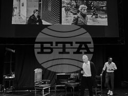 Радина Кърджилова е Хеда Габлер в новата постановка на Тимофей Кулябин, снимка – Народен театър/ Божидар Марков