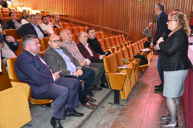 ОА Разград: Среща с кметове в Разград заради зачестилите сигнали за нерегламентирано изхвърляне на отпадъци