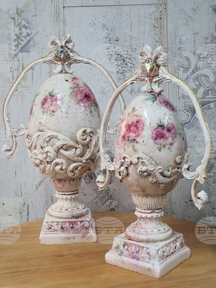 Яйца, вдъхновени от Фаберже, изработва Александра Стоянова-Мбуп в Сандански