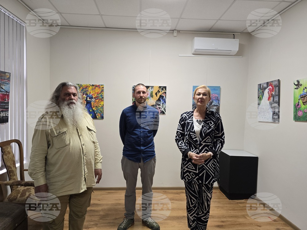 Изложба „Ухание на пролет“ беше представена в Плевен