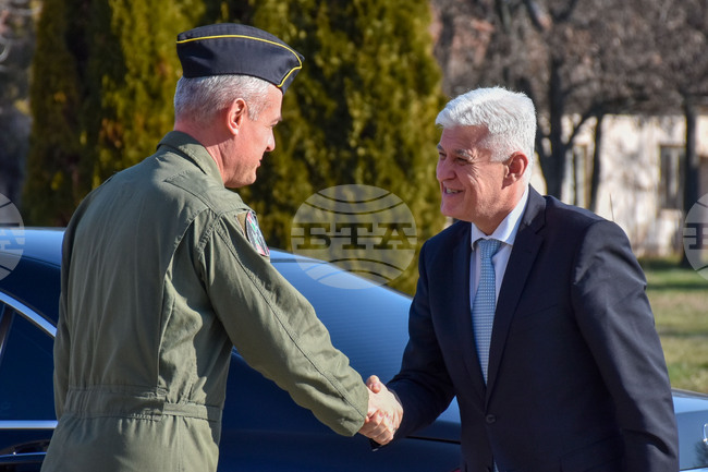 Авиобаза Граф Игнатиево - Димитър Стоянов