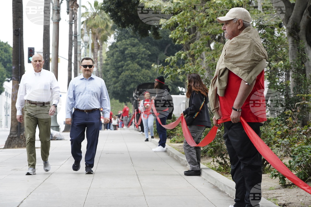 'Red Tape' Protesters Demand 'Housing Now' for Homeless Nationwide