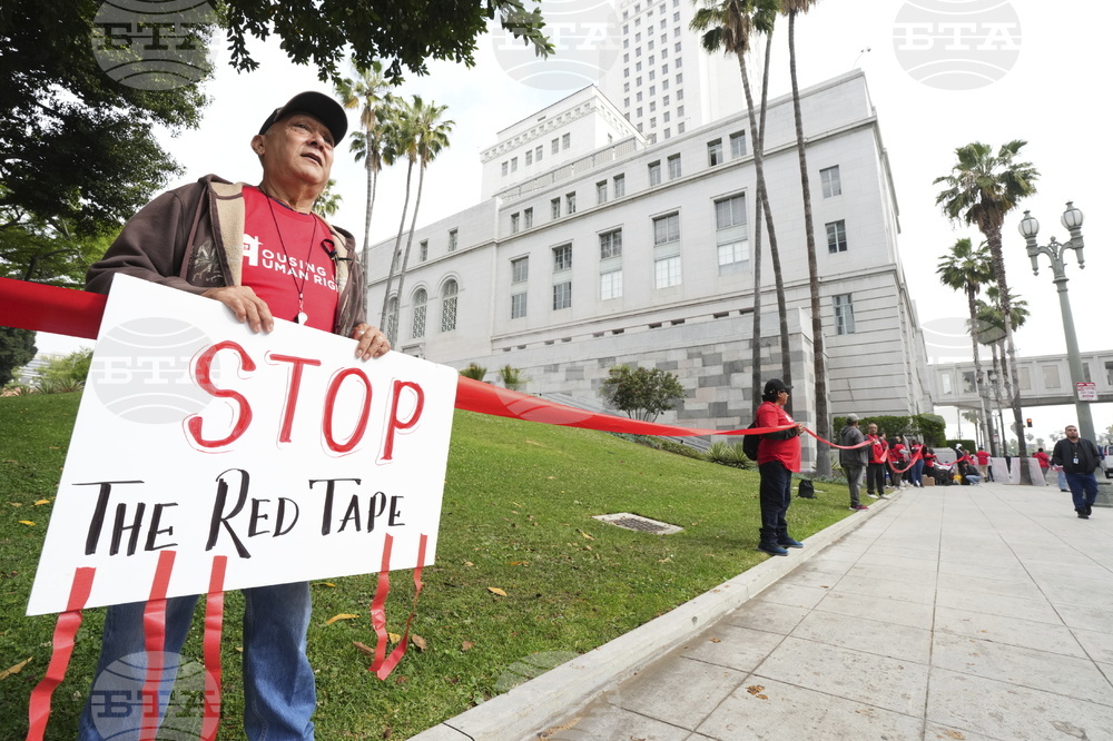 'Red Tape' Protesters Demand 'Housing Now' for Homeless Nationwide
