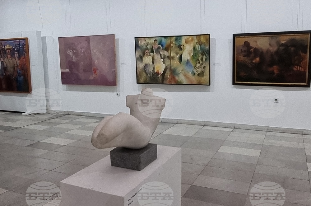 Изложба в Русе представя повече от 50 творби на художници юбиляри