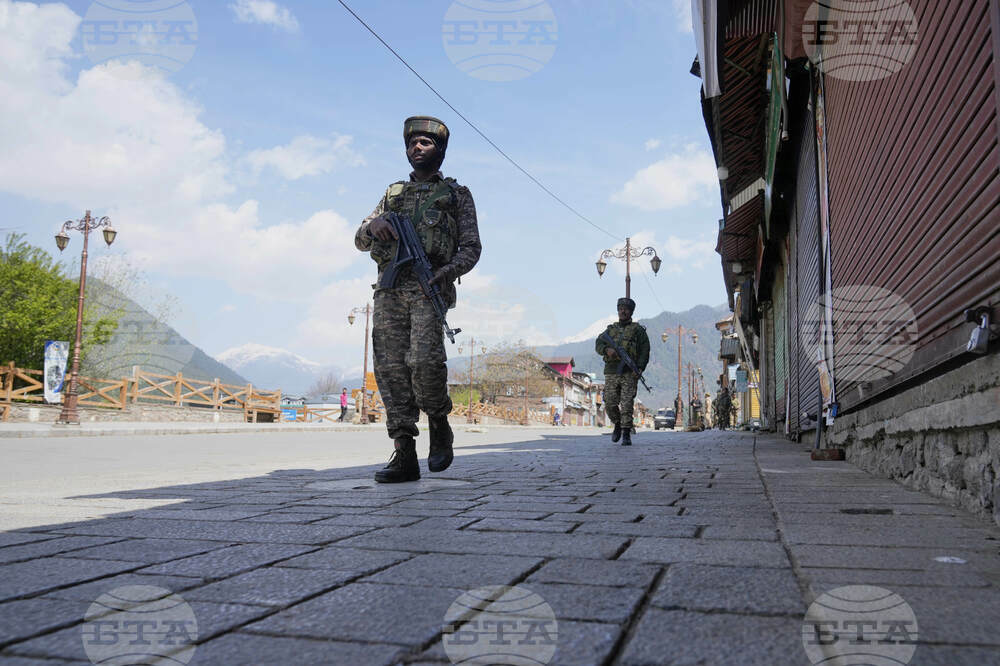ПТИ: Индийският премиер свика извънредно заседание в Делхи след нападението в Пахалгам