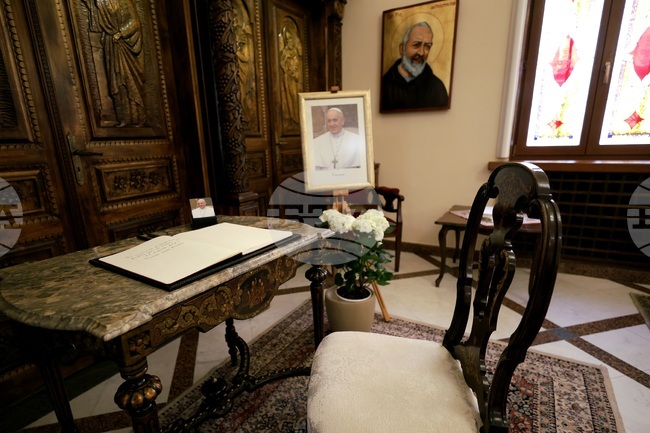 От Католическата църква у нас изразяват дълбоката си скръб от кончината на папа Франциск и съобщават за съболезнователната книга за него