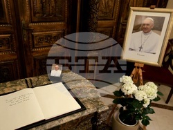 Апостолическата нунциатура в София - книга съболезнования