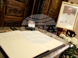 Апостолическата нунциатура в София - книга съболезнования