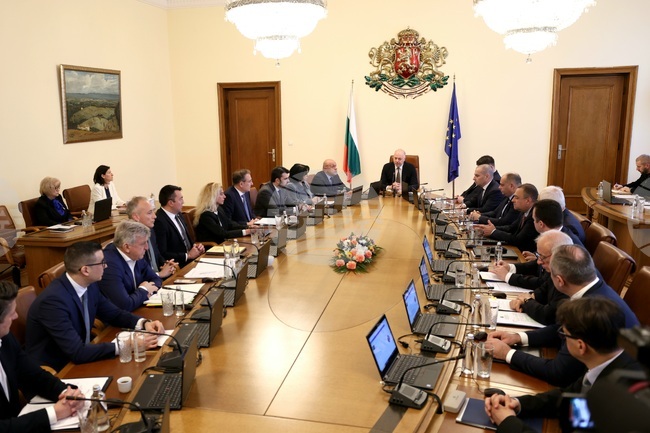 Премиерът Росен Желязков ще бъде начело на българската делегация за участие в траурната церемония за погребението на папа Франциск