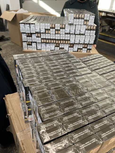 Голямо количество контрабандни цигари и сексуални стимуланти задържаха митническите служители на МП Капитан Андреево