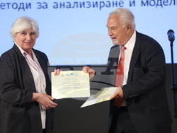 МОН - Фонд „Научни изследвания“ - успешни проекти - награди