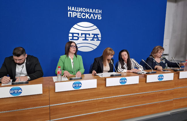 Професионалистите по здравни грижи настояват да станат договорен партньор на здравната каса и да се въведе стандарт по здравни грижи