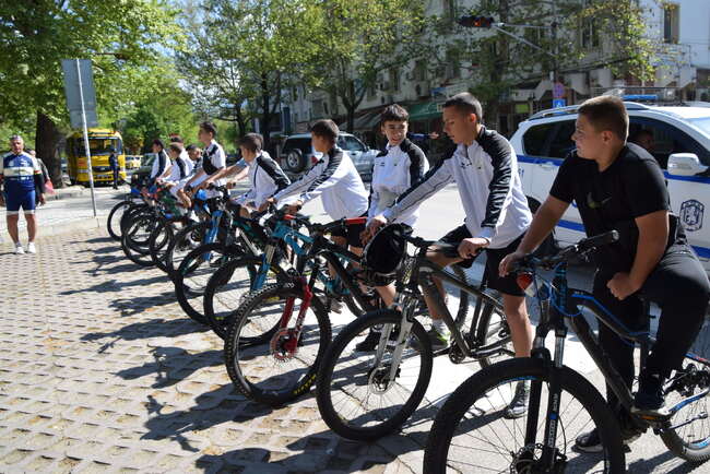 Започна традиционната Колоездачна обиколка на община Сандански, посветена на Празника на града