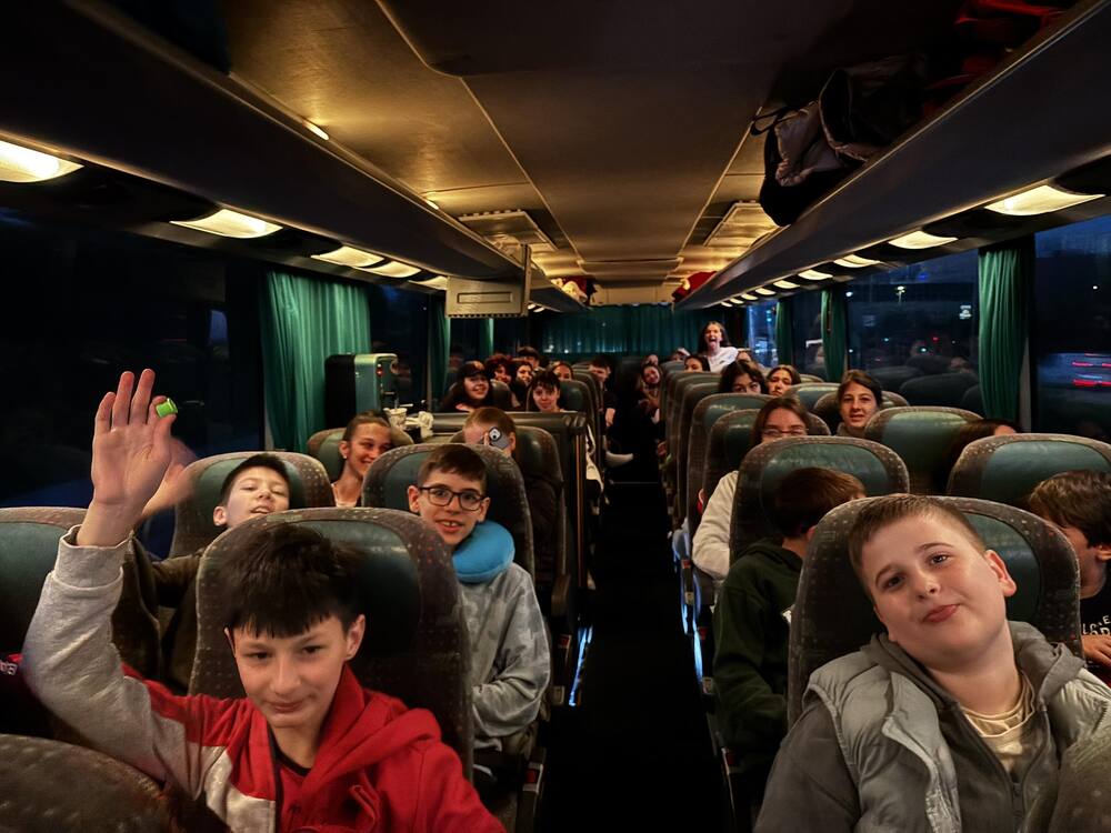 Възпитаници на Българско училище за роден език в Будапеща ще посетят Родопите за лагер по народознание 