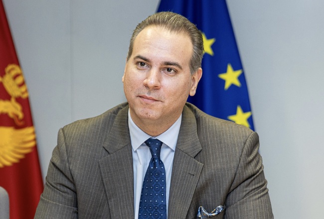 Черна гора очаква да се присъедини към ЕС през 2028 г., заяви вицепремиерът Филип Иванович