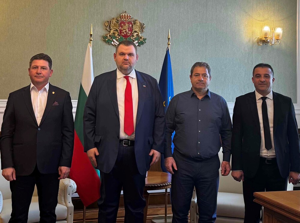 MRF-New Beginning Leader Peevski Receives Mayors of Glavinitsa and Sitovo