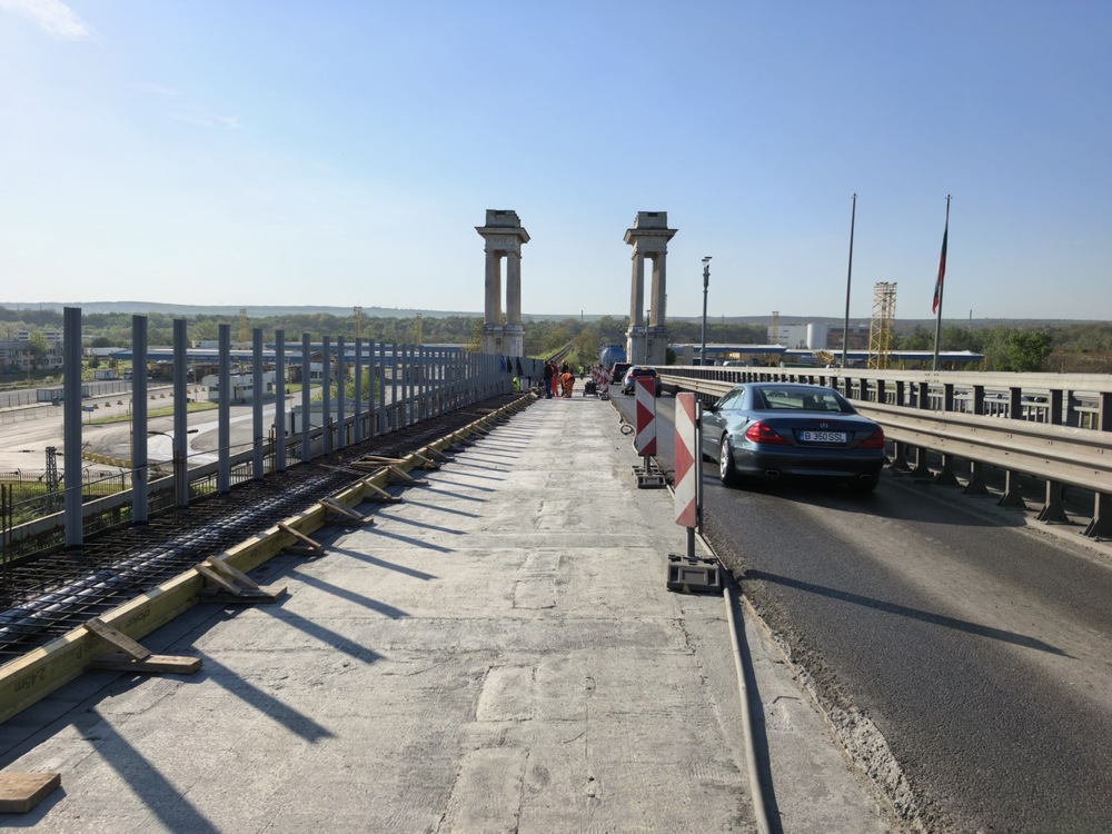 Движението по Дунав мост ще бъде спирано за кратки интервали между 8:00 и 17:00 часа на 30 април