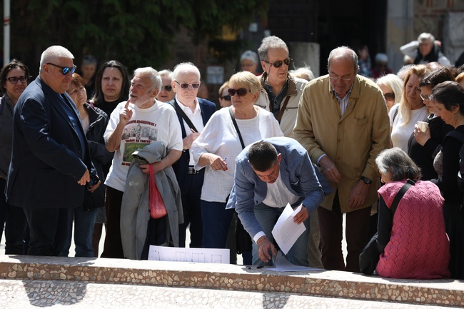 Граждани внесоха писмо до президента с искане той да свика референдум за запазване на българския лев