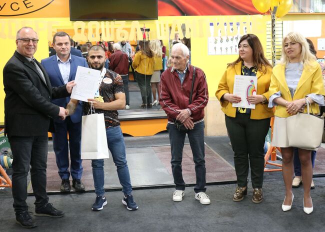 Русе посрещна петкратния европейски шампион по вдигане на тежести Ангел Русев