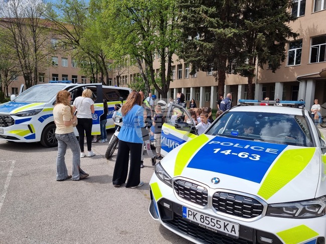 Перник - "Инспектори по коланите" - кампания