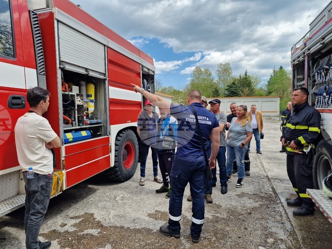 Обучение за действия при горски и полски пожари се състоя в Разград