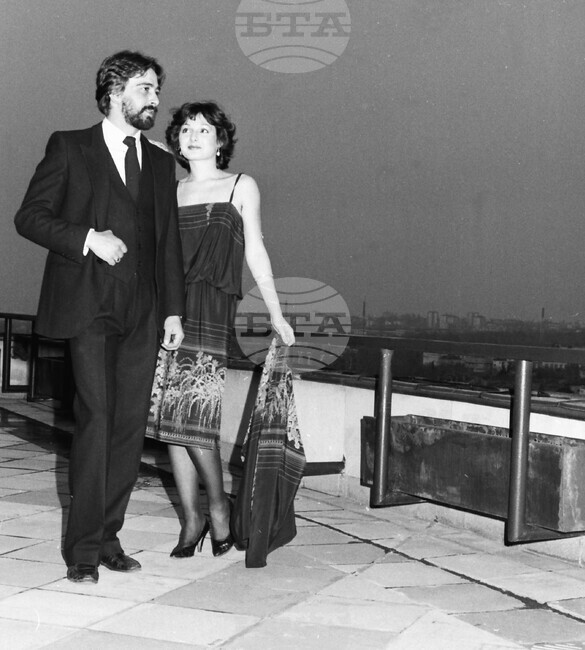 Ревю в Националния дворец на културата по случай 25-ата годишнина на сп. "Лада"