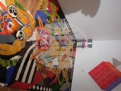 Роузи Ейсор прави килим за българския павилион на Венецианското архитектурно биенале. Снимка: Екипът на българския павилион на Венецианското архитектурно биенале