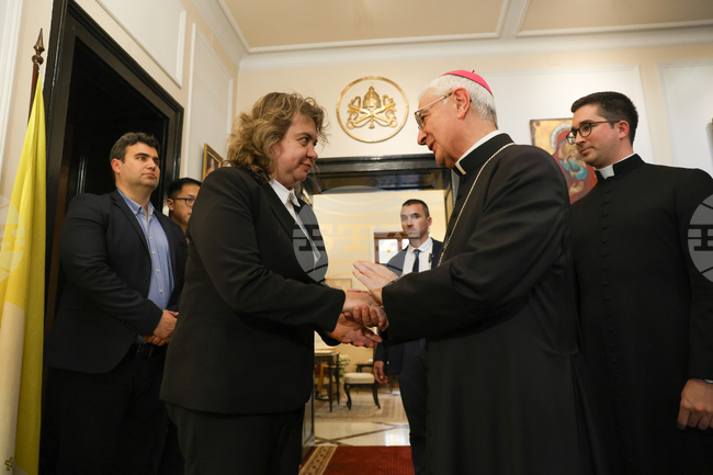 Bulgarian Parliament Chair Signs Book of Condolences for Pope Francis