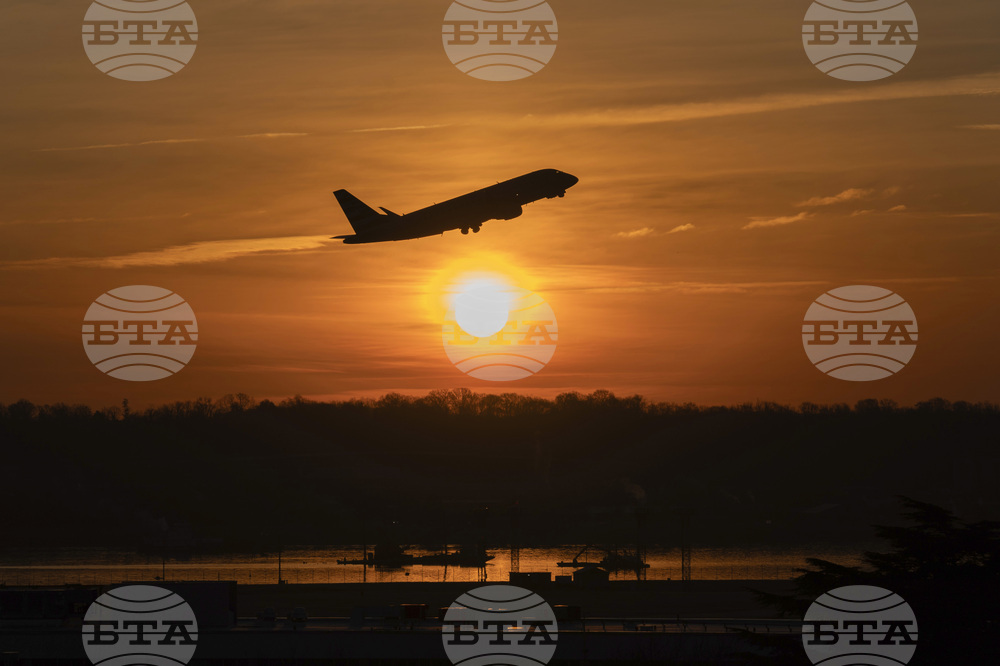 Трафикът на летището в Айндховен е спрян заради забелязани дронове