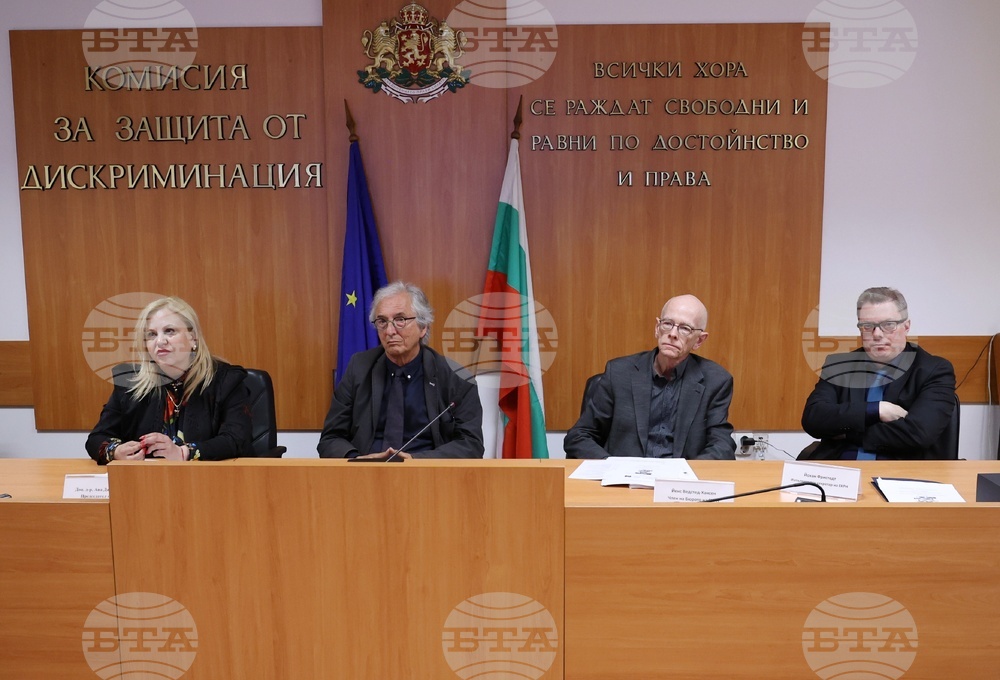 Напредък за ромските медиатори и неизпълнение на препоръка за правата на ЛГБТИ хората в България отчита Европейската комисия за борба с расизма и нетолерантността