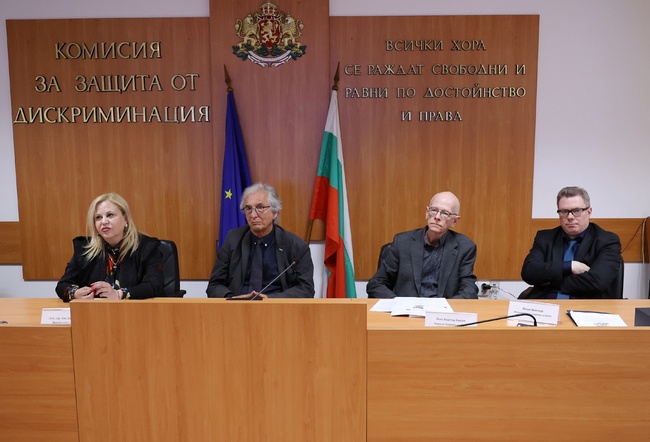 Напредък за ромските медиатори и неизпълнение на препоръка за правата на ЛГБТИ хората в България отчита Европейската комисия за борба с расизма и нетолерантността
