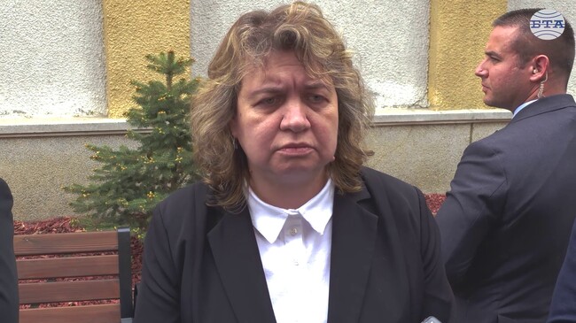 Това е шокиращ начин да се повдигне въпросът за зависимостите, коментира Наталия Киселова тениската с хазартна реклама, която е носела на мач