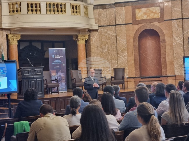 Предприемачеството не е спринт, а маратон, смята заместник-министър Мартин Дановски 