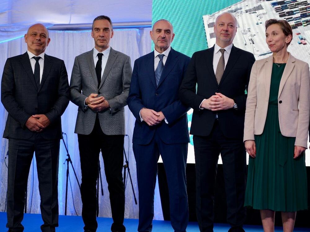 Министерство на транспорта и съобщенията: Приключи най-мащабният проект в пристанище Бургас за последните 20 години