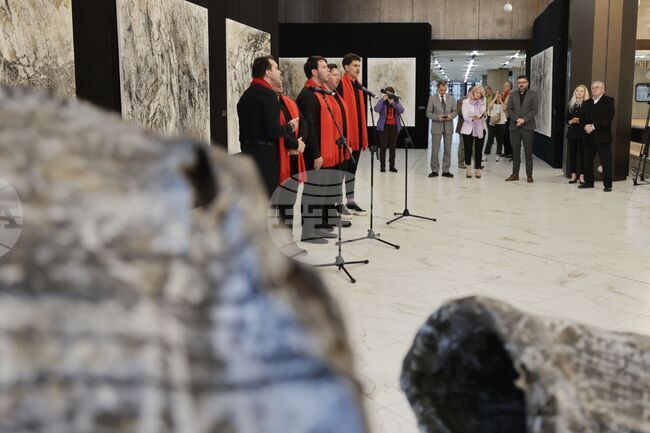 С изложбата „Процесия“ на проф. Станислав Памукчиев бе открит тазгодишният „Салон на изкуствата“