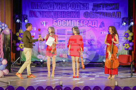 Сърбия - Великденски детски фестивал - закриване