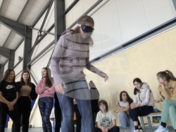 Община Ловеч: Със симулационни очила в Ловеч показват на учениците вредата от алкохола