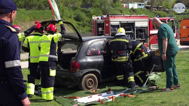 Демонстрация на катастрофа с образователна цел направиха студенти от Американския университет в Благоевград